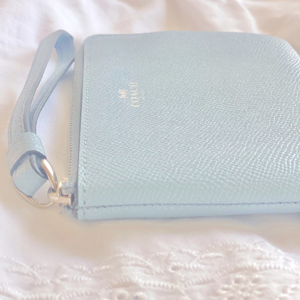 Robin blue Coach New York wristlet - Picture 4 of 4